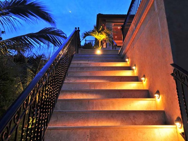 tropical-stair-and-step-lights
